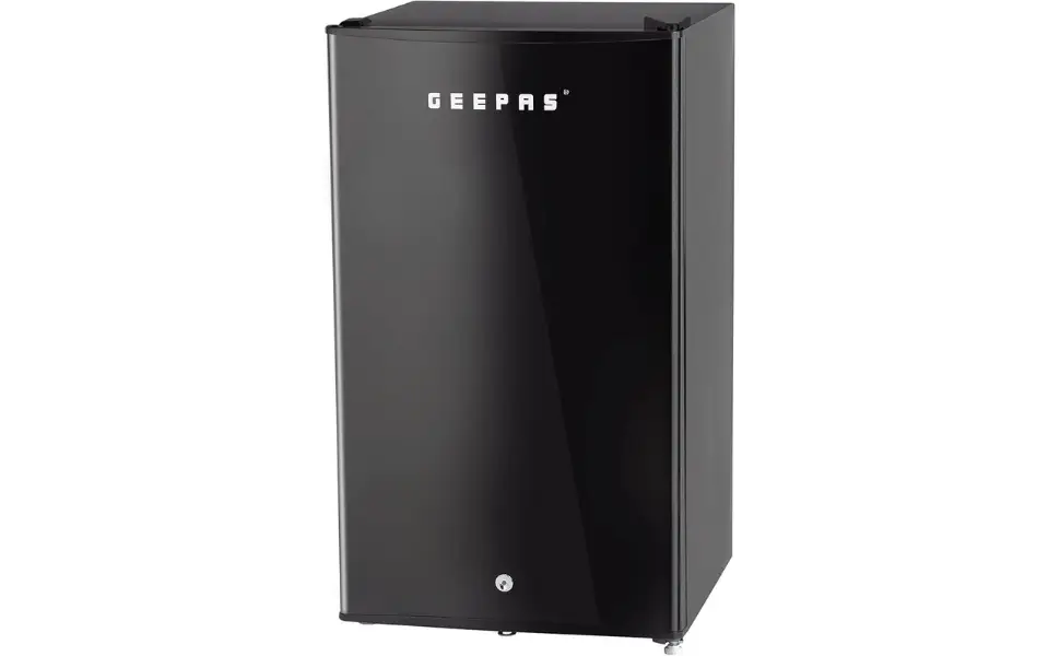 "geepas mini fridge"